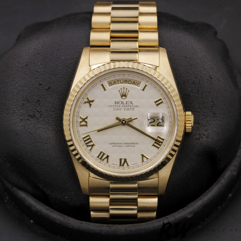 Ivory Dial Fluted Bezel Date