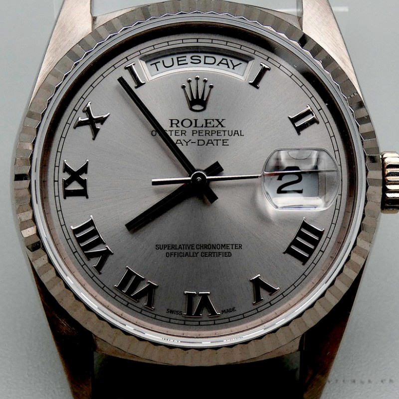 Rhodium Roman Dial Date