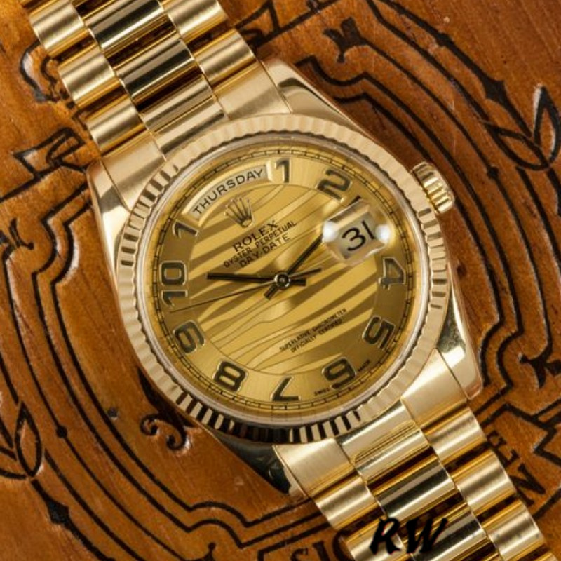 Arabic Numeral Wave Champagne Dial Yellow Gold Date