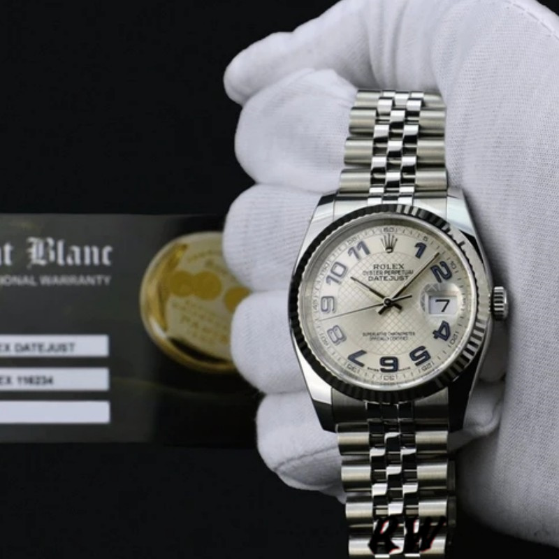 Silver Dial Date-Display 36mm